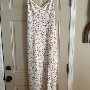 Ladies maxi floral sundress.